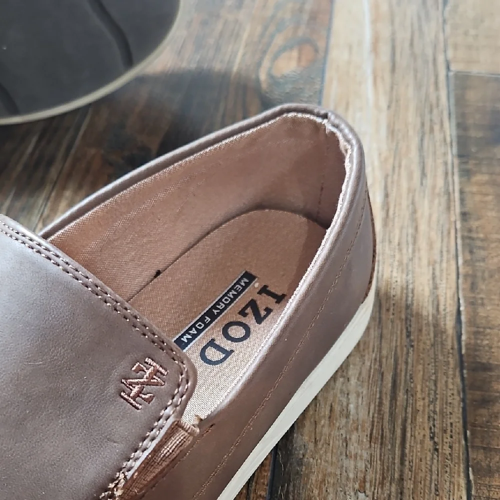 Izod Men's Brown Leather Slip-On Loafers‎